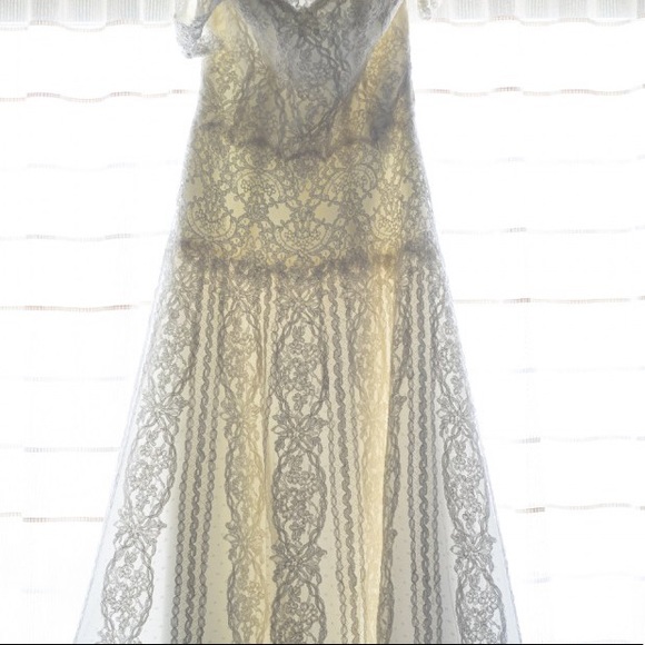 Wedding dress! - Picture 4 of 7